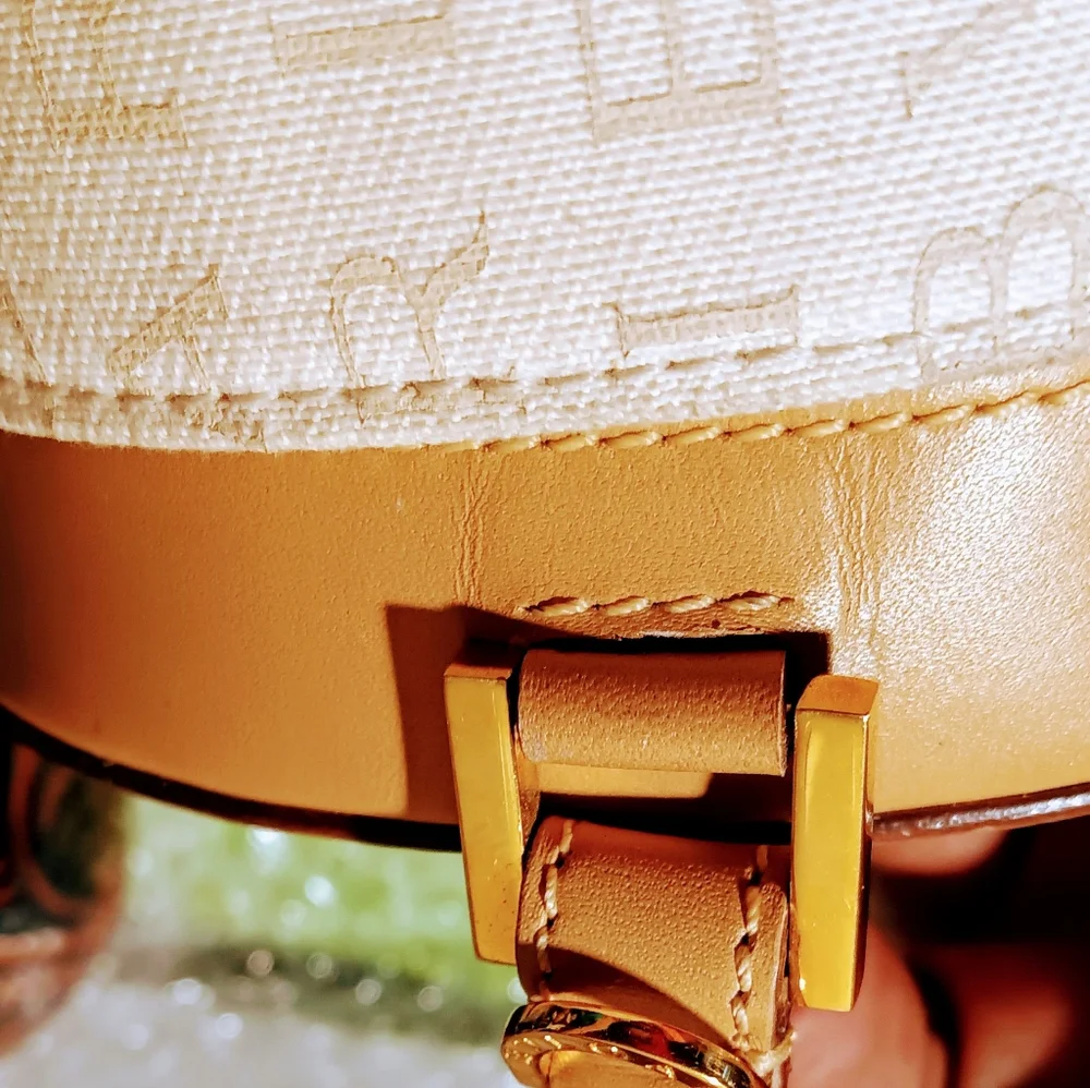 Bvlgari B-Zeto I Tan/Cream Logomania Cylinderical Made in Italy RV EAET Purse . - Picture 13 of 16